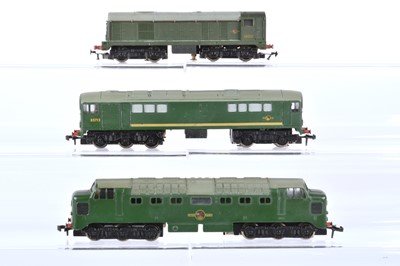 Lot 545 - Hornby-Dublo 00 Gauge 3-Rail BR green Diesel Locomotives