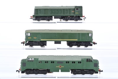 Lot 546 - Hornby-Dublo 00 Gauge 3-Rail BR green Diesel Locomotives