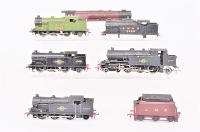 Lot 560 - Hornby-Dublo 00 Gauge 3-Rail Tank and Tender Locomotives some with modifications