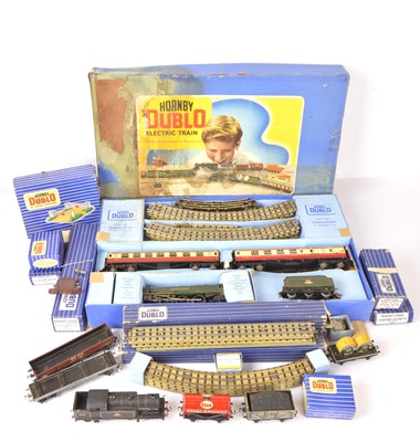 Lot 570 - Hornby-Dublo 00 Gauge 3-Rail Duchess of Montrose Set and Accessories