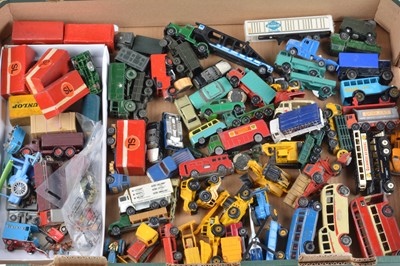 Lot 634 - Collection of 00/H0 gauge diecast and plastic vehicles (qty)
