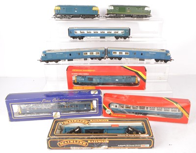 Lot 645 - Hornby Tri-ang  Lima 00 gauge  Diesel Locomotives Multiple units and Coaches (7)