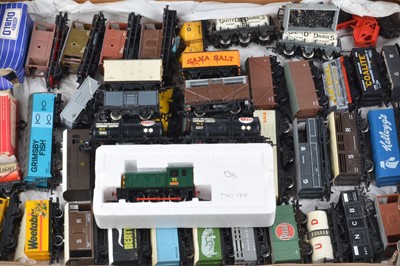 Lot 648 - Bachmann Diesel Locomotive 00 gauge and Hornby Lima Mainline and other freight wagons (48)