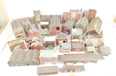 Lot 679 - 00 gauge plastic and card buildings by Hornby and Metcalfe with unbuilt card kits and boxed Lledo diecast vehicles (qty)