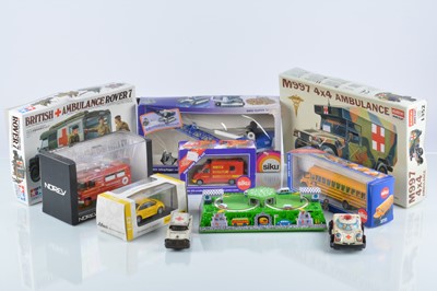 Lot 225 - Modern Diecast Models Kits and Tin Toys (10)