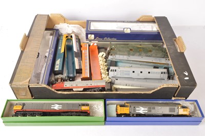 Lot 442 - Tri-ang and Hornby 00 gauge Diesel Locomotives and components generally incomplete for spares or repair (qty)