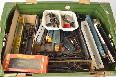 Lot 442 - Tri-ang and Hornby 00 gauge Diesel Locomotives and components generally incomplete for spares or repair (qty)