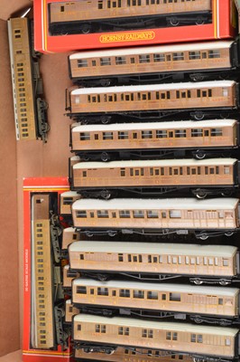 Lot 456 - Hornby 00 gauge LNER Teak bodied coaches (32)