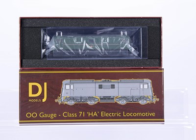 Lot 533 - DL Models 00 Gauge DJM0071-002 BR green Class 71 HA Electric Locomotive