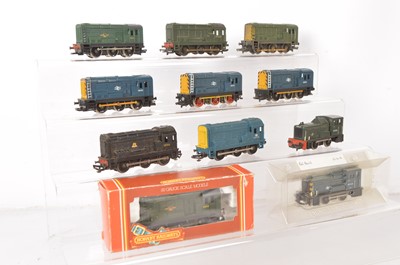 Lot 481 - Tri-ang and Hornby 00 gauge Diesel shunters (11)