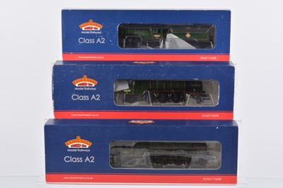 Lot 609 - Modified Bachmann  00 gauge BR green LNER A2 class 4-6-2Steam Locomotives and Tenders  (3)