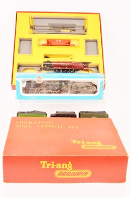 Lot 615 - Airfix Hornby-Dublo 00 gauge Steam Locomotives mostly incomplete with Tri-ang Hopper Operating set (qty)