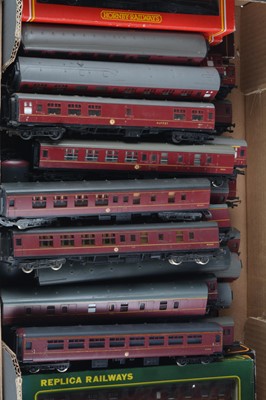 Lot 664 - Hornby Mainline Lima Tri-ang and other  00 gauge BR maroon livery Suburban and Express coaches (40)