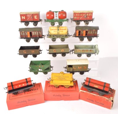 Lot 711 - Hornby 0 Gauge 'OAG-base' Rolling Stock (14)