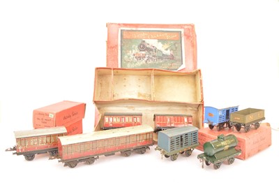 Lot 730 - Pre-war Hornby 0 gauge Trains and Boxes (qty)