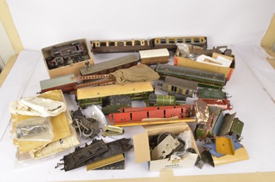 Lot 751 - A Melée of Hornby and Other 0 Gauge 'Bits and Pieces' (qty in 3 boxes)