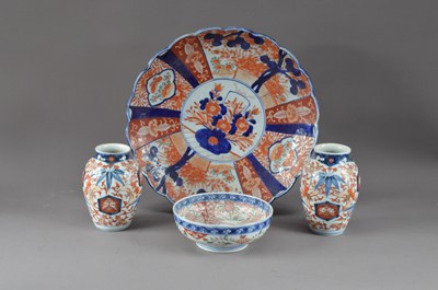 Lot 235 - Four items of 20th century Chinese Imari porcelain wares