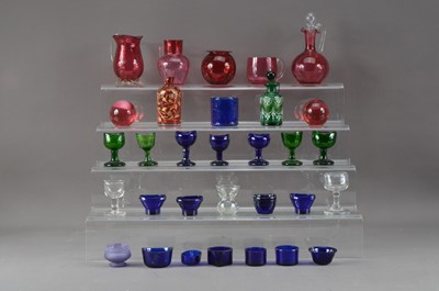 Lot 274 - An assorted collection of 19th century and later glassware
