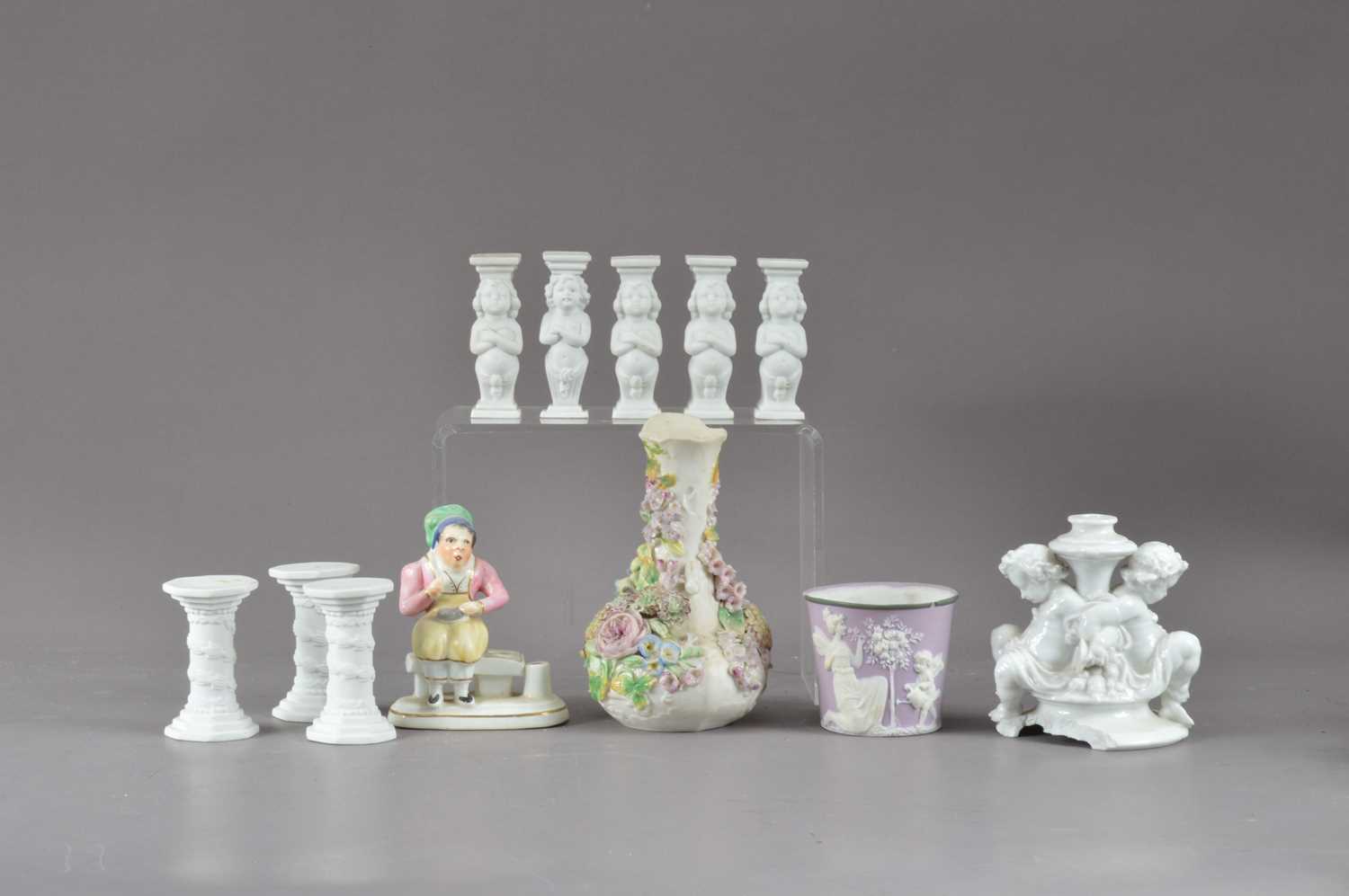 Lot 285 - An assorted collection of 20th century ceramics