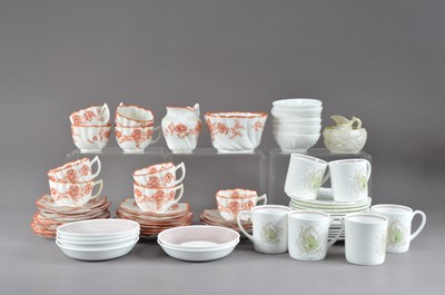 Lot 302 - A collection of tea and coffee wares