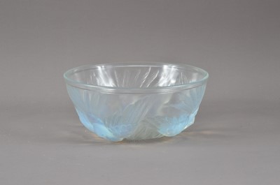 Lot 303 - An Art Deco Opalescent glass bowl