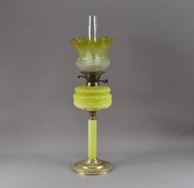 Lot 384 - A late 19th century oil/paraffin lamp