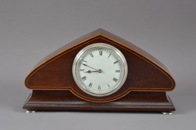 Lot 429 - An Edwardian small mahogany and boxwood inlaid mantle clock