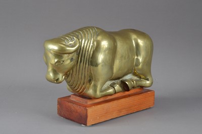 Lot 433 - A brass sculpture of a bull