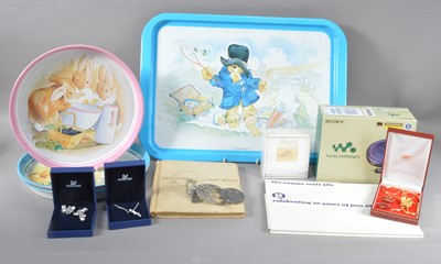 Lot 186 - An assorted collection of items