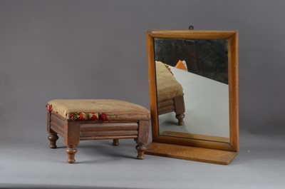 Lot 478 - An early to mid 20th century oak mirror