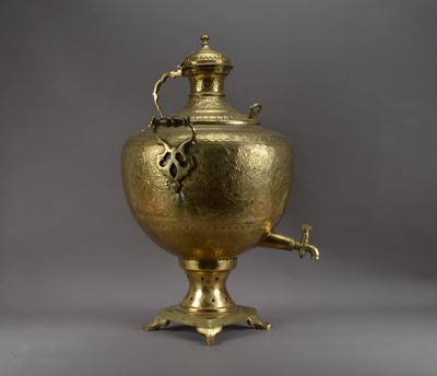 Lot 516 - A large brass Indian Samovar