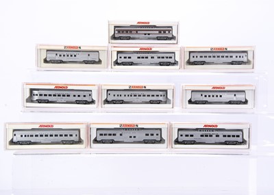 Lot 625 - Arnold American N Gauge Santa Fe Coaching Stock