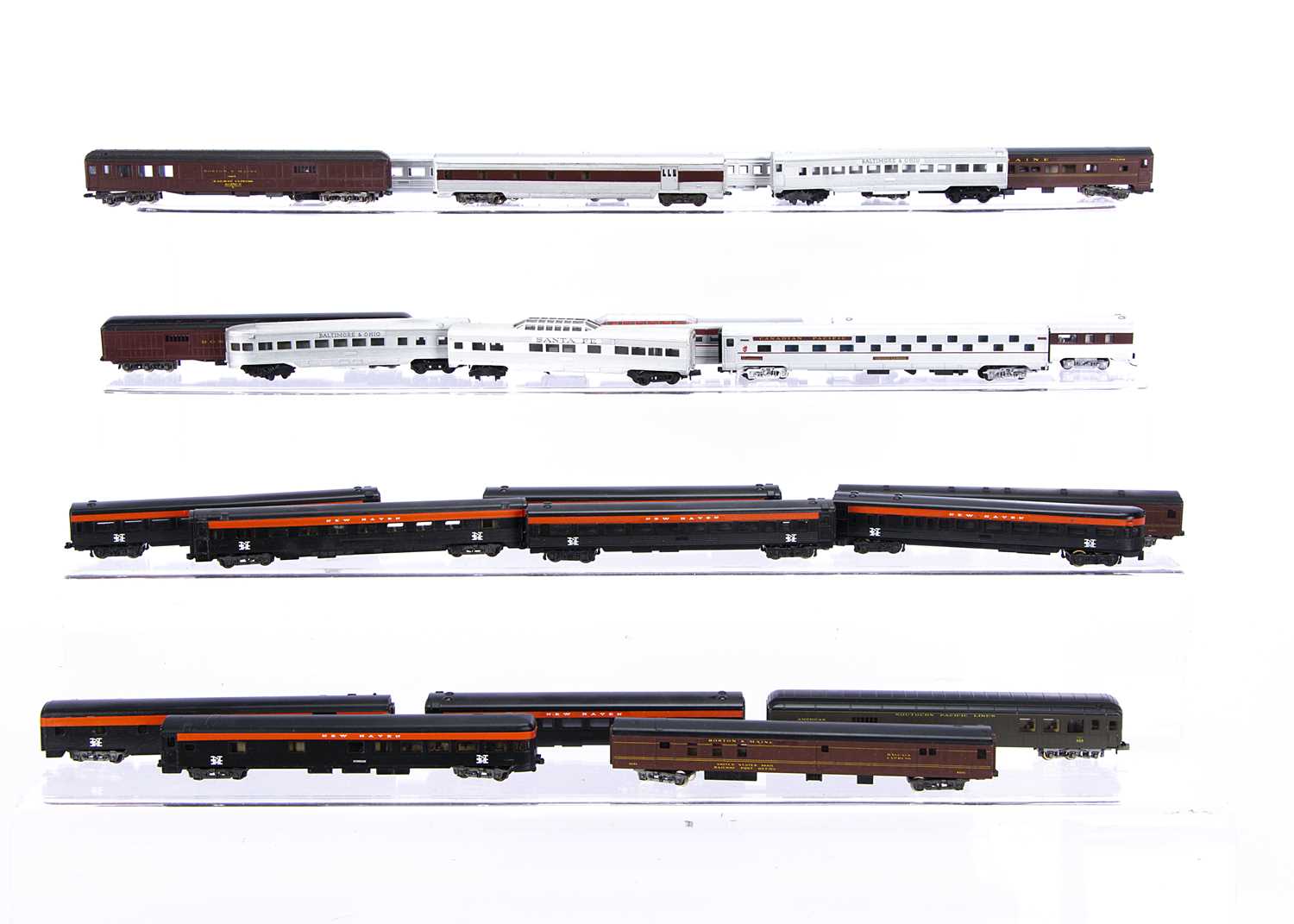 Lot 628 - Unboxed N Gauge American N Gauge Coaching Stock