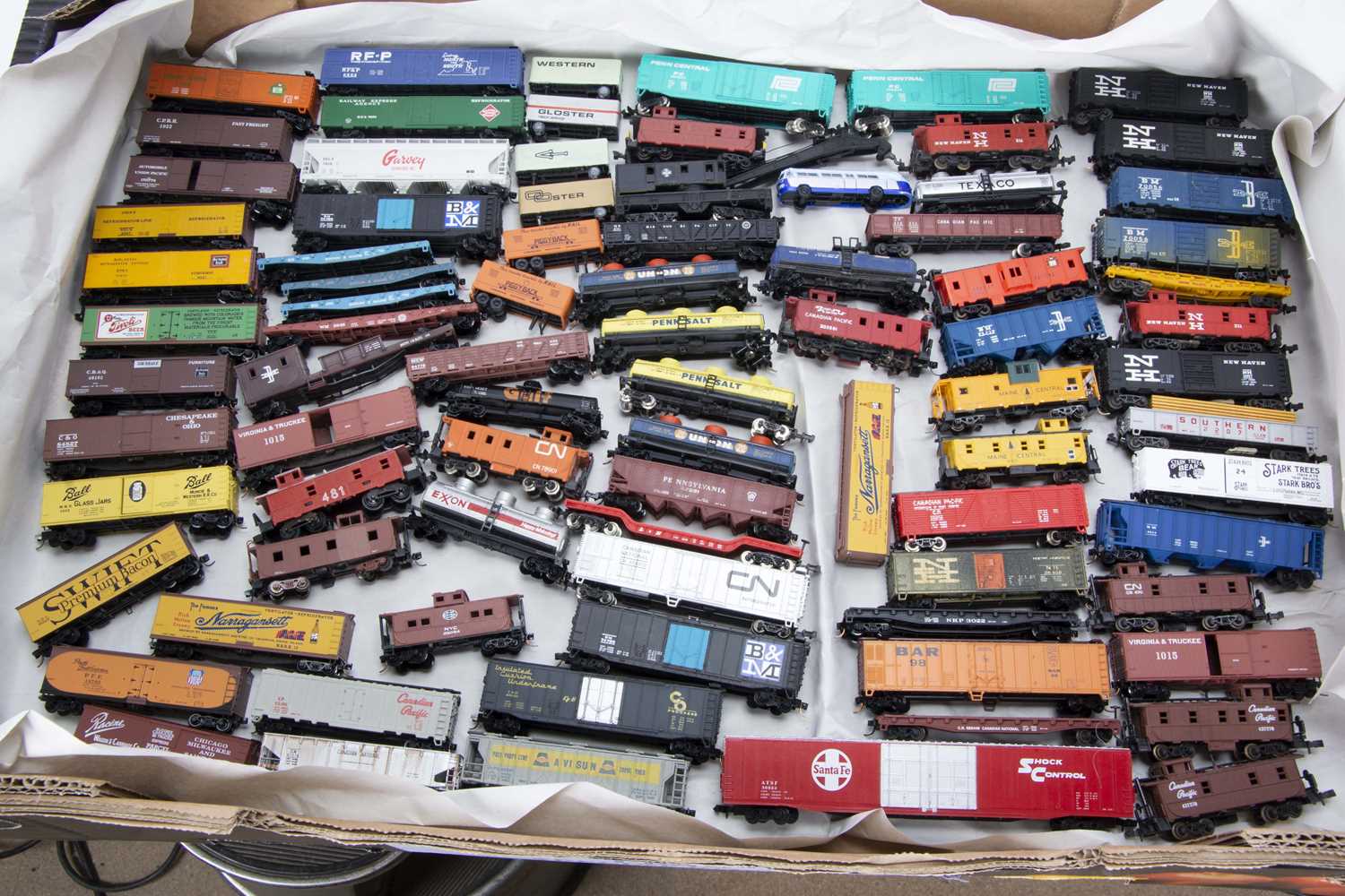 Lot 637 - N Gauge American Freight Stock