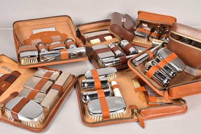 Lot 77 - An assortment of shaving and cleaning sets