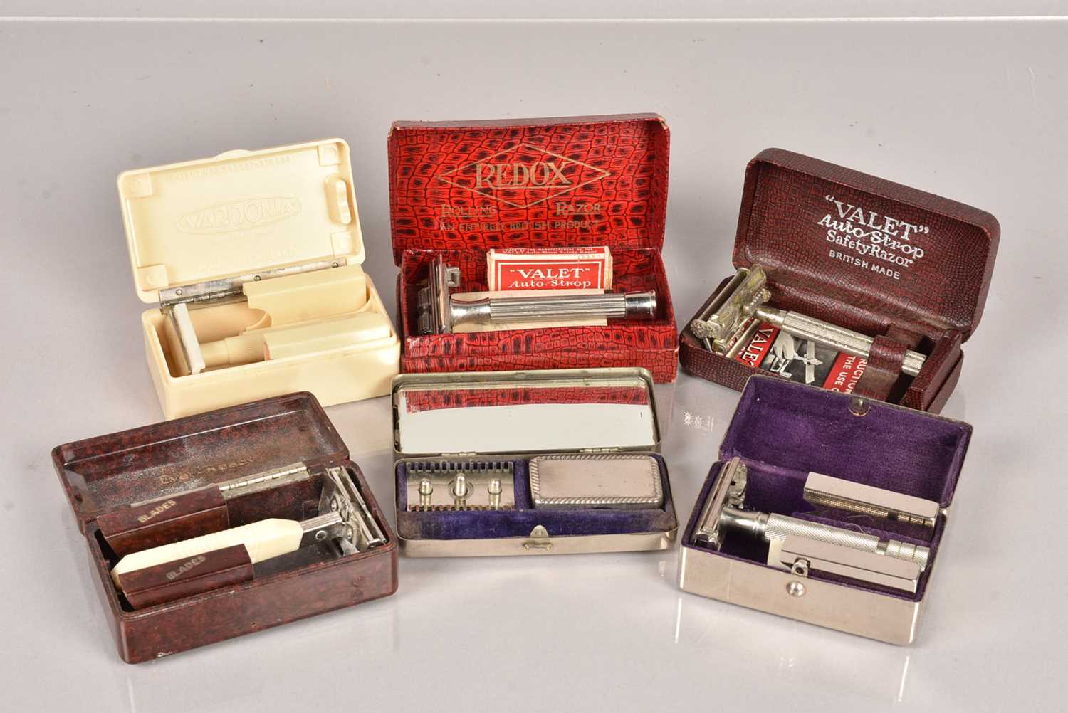 Lot 80 - A vintage Redox Rolling Razor