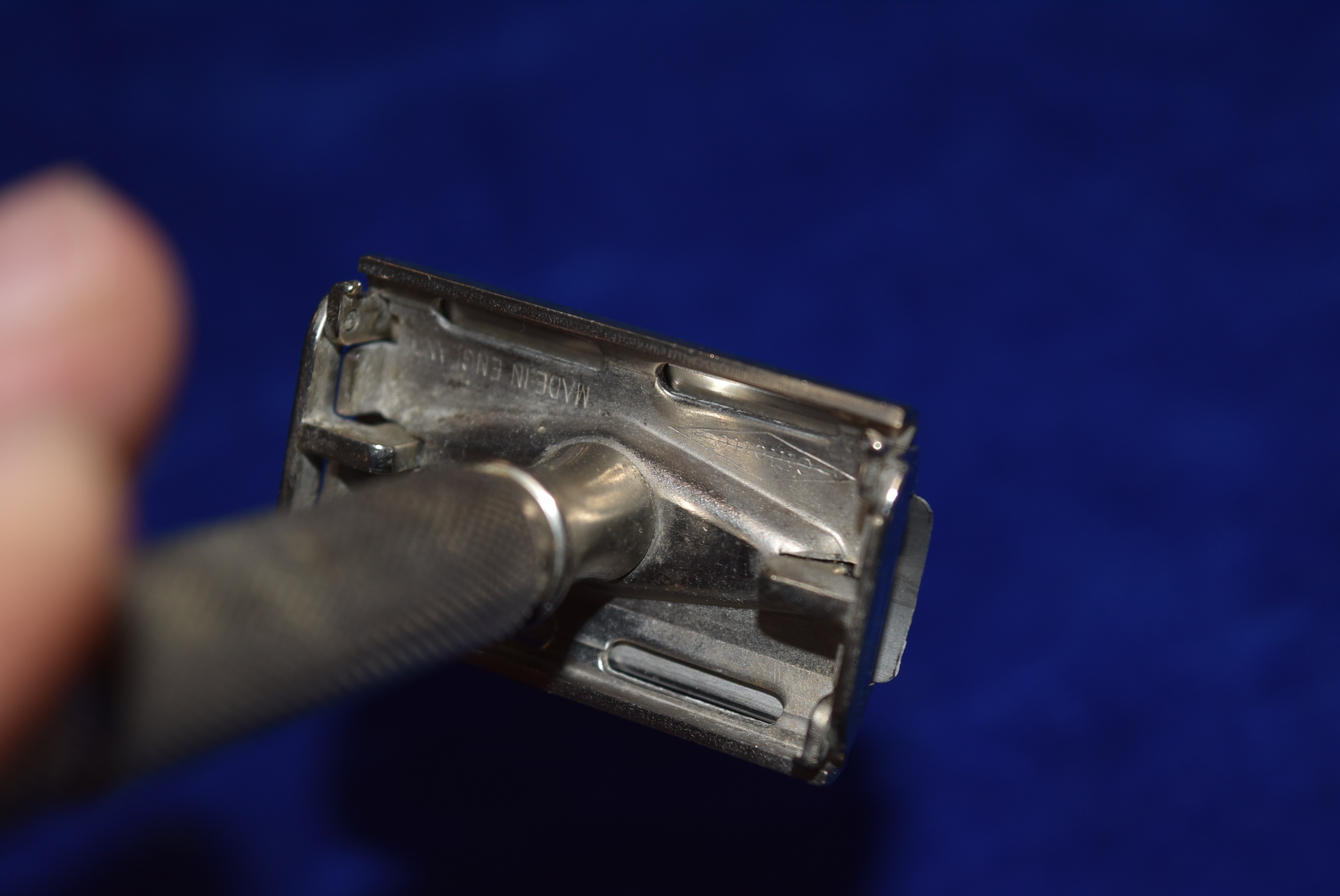 Lot 80 - A vintage Redox Rolling Razor,