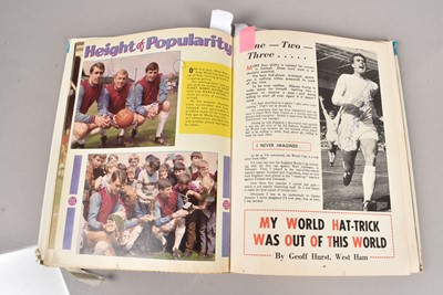 Lot 110 - Football Autographs 1960/70s