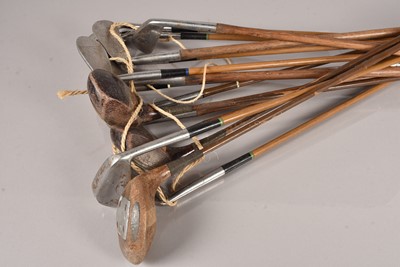 Lot 112 - A collection of vintage golf clubs