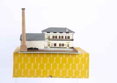 Lot 662 - Rivarossi 1950s Yellow Series HO Gauge Trackside Building The Television Factory
