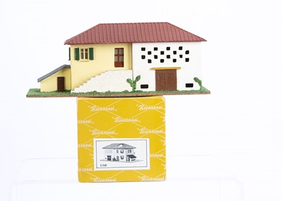 Lot 668 - Rivarossi 1950s Yellow Series HO Gauge Trackside Building Farmhouse