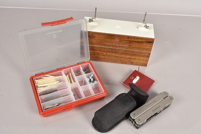 Lot 353 - Victorinox - Autotool