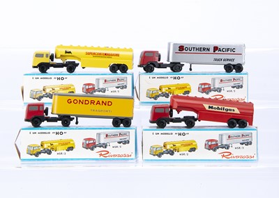 Lot 682 - Rivarossi Prototype 1960s HO Scale Articulated Truck Trackside Models