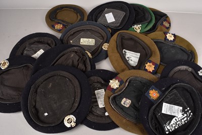 Lot 612 - A group of 15+ Berets and side caps