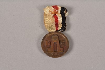 Lot 622 - A WWII German Italian Africa medal