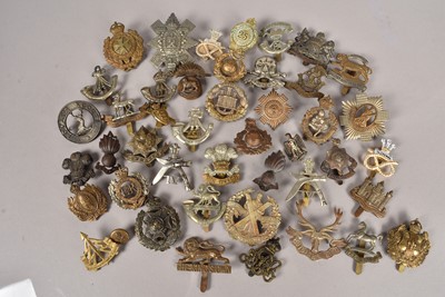 Lot 640 - A good collection of WWI British and later Military cap badges