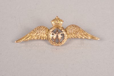 Lot 648 - A 9ct gold Royal Air Force sweetheart brooch