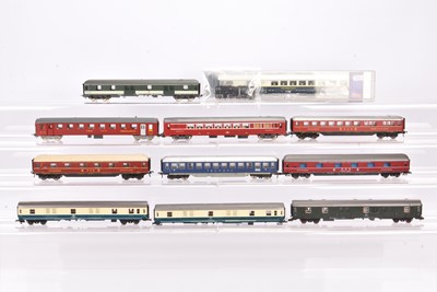 Lot 721 - Continental HO Gauge Coaching Stock