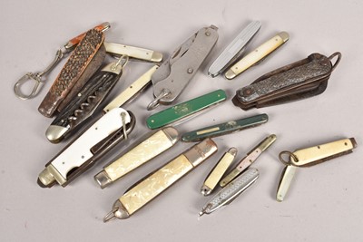 Lot 795 - A 1955 Military Issue Myson Pocket knife