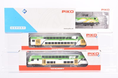 Lot 726 - Modern Piko Expert HO Gauge Electric Locomotive and Bi Level Coaches of the Polish Masovian Railways